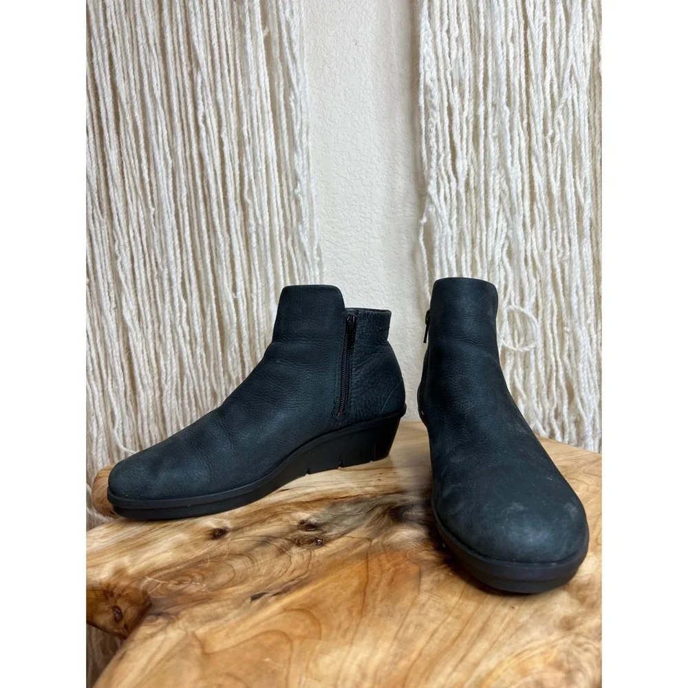 🚫SOLD🚫Ecco Wedge Booties Black - Women's EU 38- US 7.5-8 - Picture 8 of 11